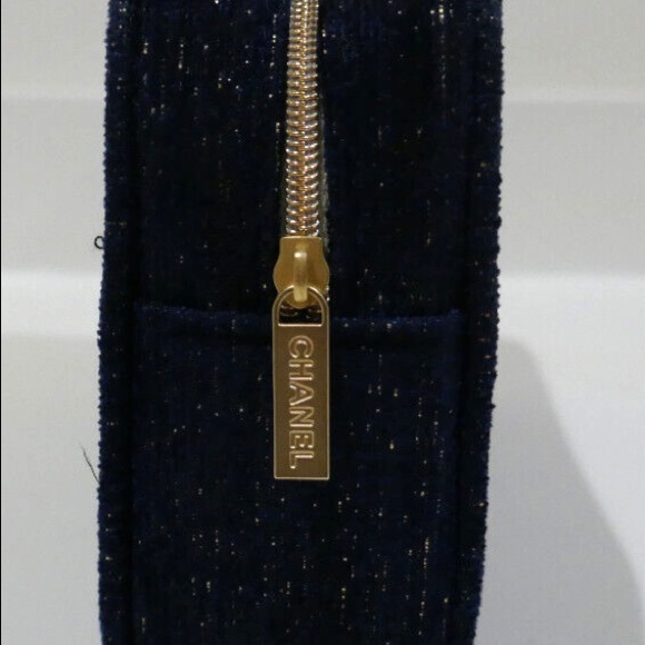 Chanel holiday pouch (have 2 available) - Picture 6 of 7